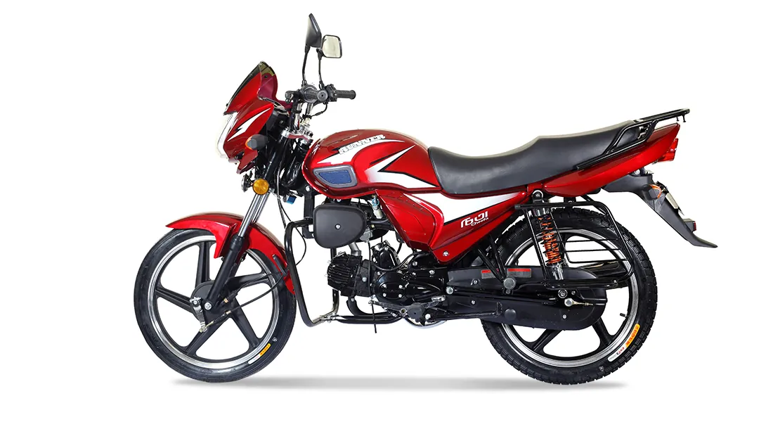 Runner Cheeta 100, front three-quarter view